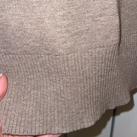 Wilfred Free Souvenir Sweater. Heathered Taupe. Size 3 - Picture 3 of 7